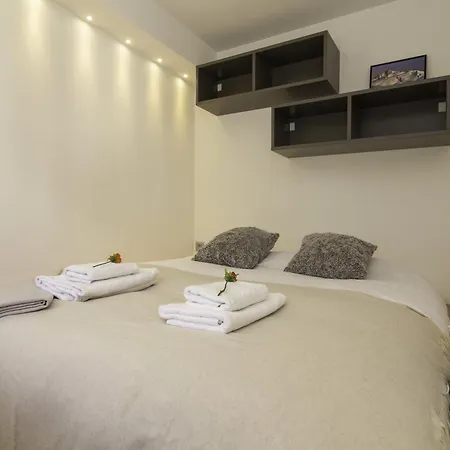 Apt Le Concordia 4 Chic 2Br In Chamonix Centre | Ski - Happy Rentals *